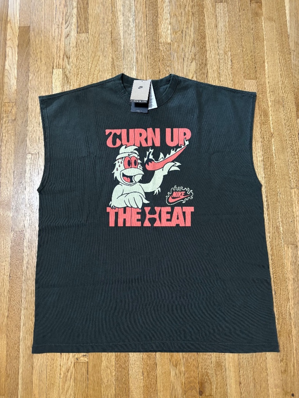 Nike Hot Ones Graphic Sleeveless Muscle Tee Mens NWT Charcoal Grey Size Large
